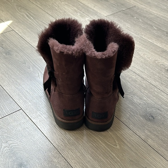 UGG Bailey boot size 9 in Brown - Picture 3 of 5